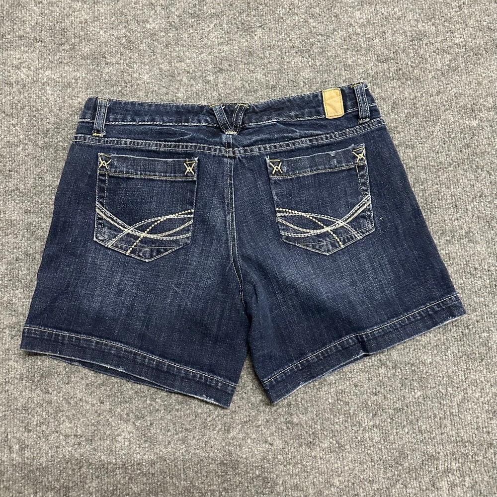 Maurices Denim Shorts Womens Size 7/8 Dark Wash Stretch Embroidered Casual